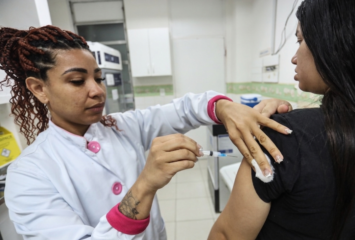 Niterói inicia estratégia de vacinação contra a Influenza neste sábado (28)