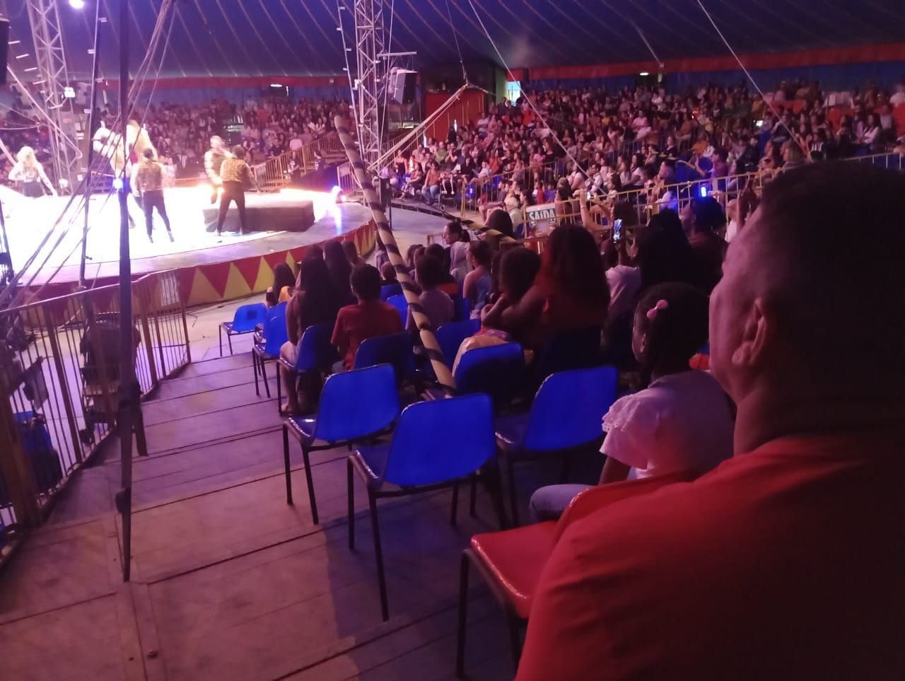 Usuários do CAPS AD Alcenir Veras vivenciam novas experiências no circo